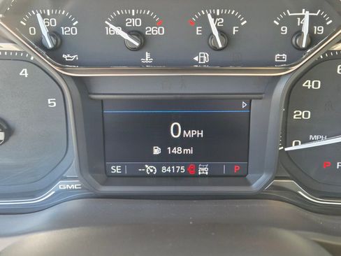 Used 2022 GMC Sierra 2500 SLT w/ SLT Convenience Package AWD/4WD image 13