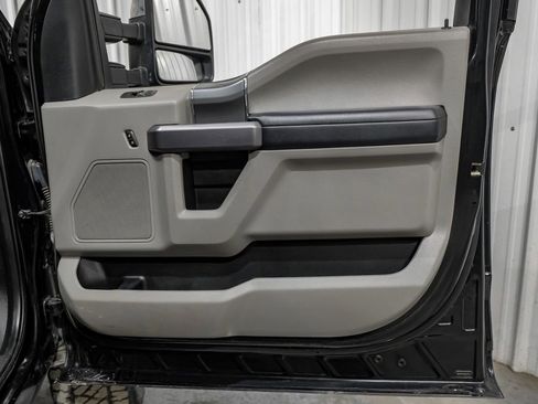 Used 2019 Ford F250 XLT w/ XLT Premium Package image 45