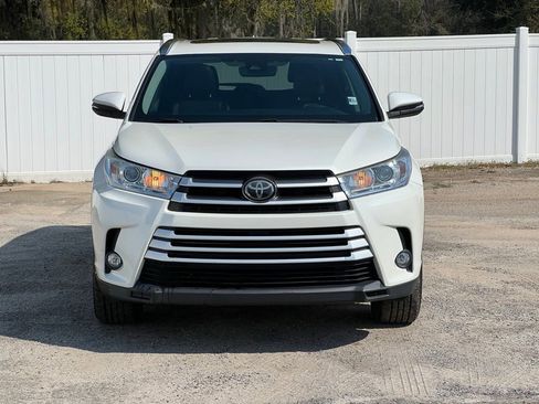 Used 2017 Toyota Highlander XLE image 9