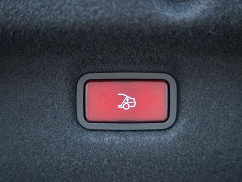 Used 2022 Mercedes-Benz SL 63 AMG 4MATIC image 16
