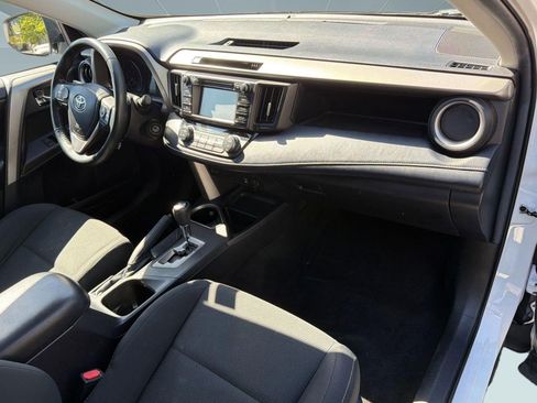 Used 2018 Toyota RAV4 XLE FWD image 30