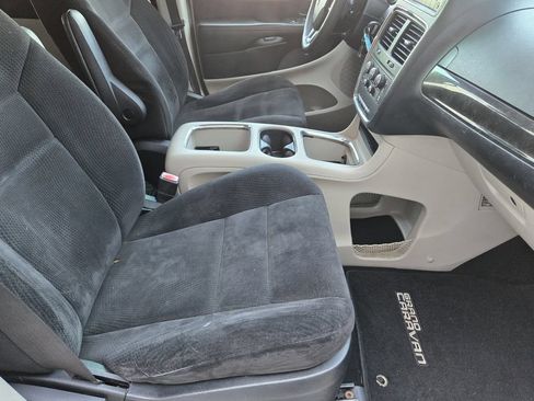 Used 2014 Dodge Grand Caravan SXT FWD image 14