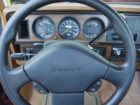 Used 1992 Dodge D/W Truck 150 RWD image 56