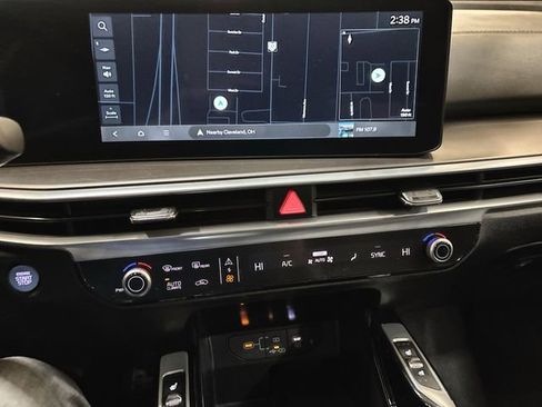 Certified 2024 Kia Sorento SX image 19