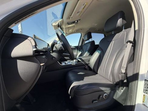 Used 2025 Genesis GV80 2.5T Standard image 15