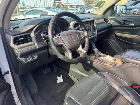 Used 2017 GMC Acadia Denali w/ Technology Package AWD/4WD image 5