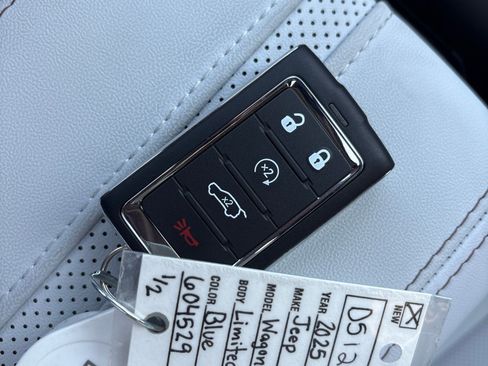 New 2025 Jeep Wagoneer S Limited image 24