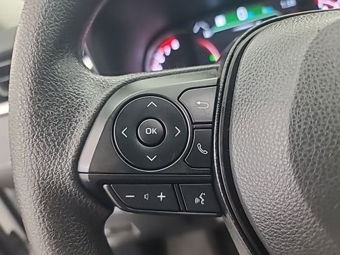 Used 2025 Toyota RAV4 XLE image 29