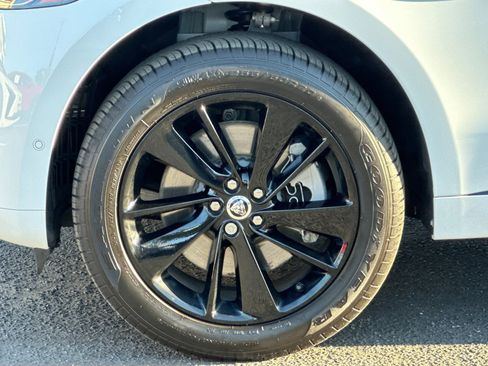 Used 2026 Jaguar F-PACE R-Dynamic S image 32