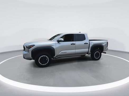 Used 2024 Toyota Tacoma TRD Off-Road AWD/4WD image 6