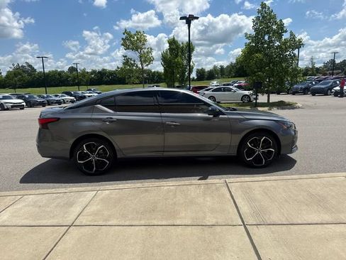 Used 2025 Nissan Altima 2.5 SR AWD/4WD image 5