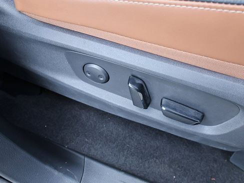 Used 2024 Nissan Pathfinder Platinum image 36