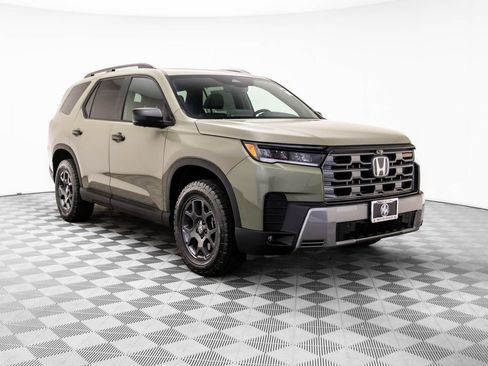 New 2026 Honda Pilot TrailSport image 8