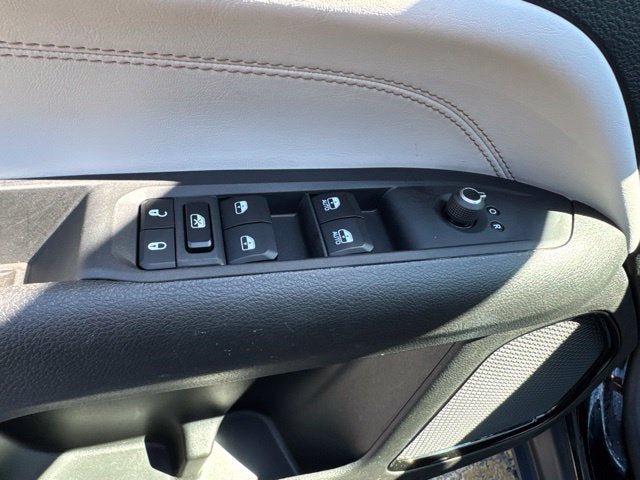 Used 2024 Jeep Compass Limited AWD/4WD image 9