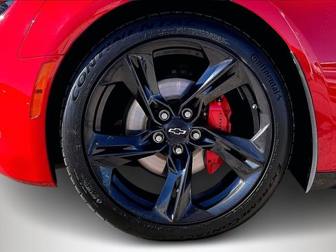Used 2020 Chevrolet Camaro LT image 32