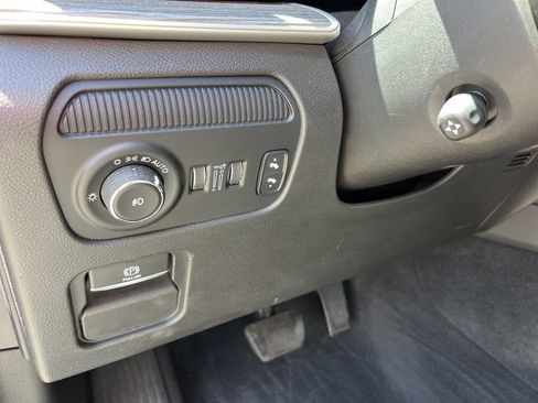 Certified 2022 Jeep Wagoneer Series II AWD/4WD image 11