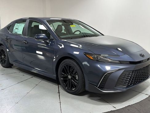 New 2026 Toyota Camry SE image 3