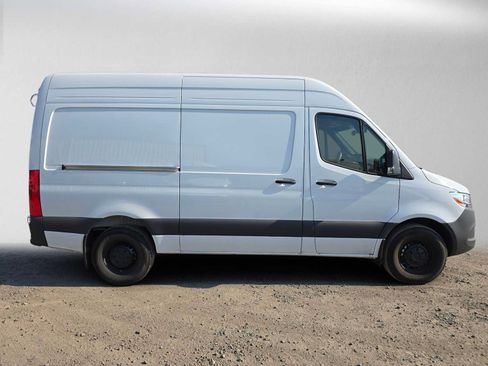 Used 2026 Mercedes-Benz Sprinter 2500 image 2