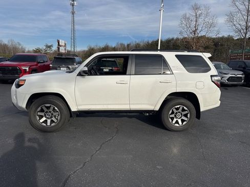 Used 2024 Toyota 4Runner TRD Off-Road image 3
