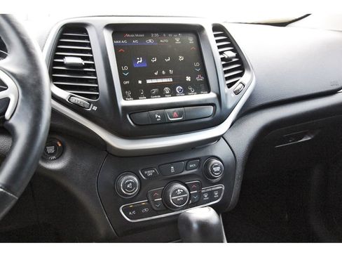 Used 2018 Jeep Cherokee Trailhawk w/ Quick Order Package 25L AWD/4WD image 27