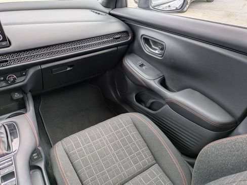 Used 2025 Honda HR-V Sport image 18