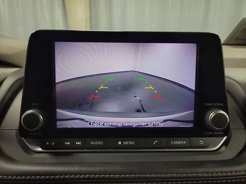 Used 2023 Nissan Rogue SV image 19