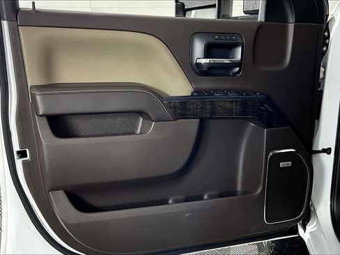 Used 2016 GMC Sierra 2500 Denali w/ Duramax Plus Package image 20