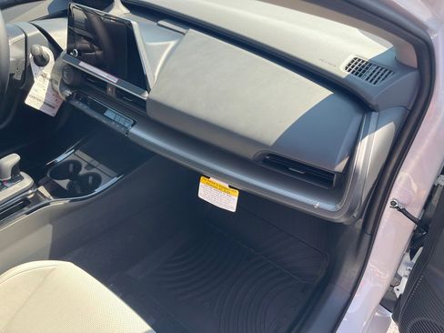New 2026 Toyota Prius XLE FWD image 18