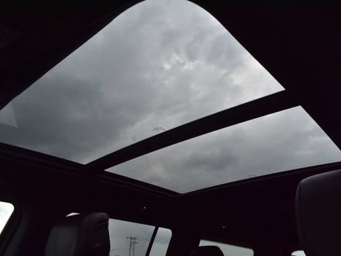 Used 2024 Jeep Wagoneer Series II AWD/4WD image 8