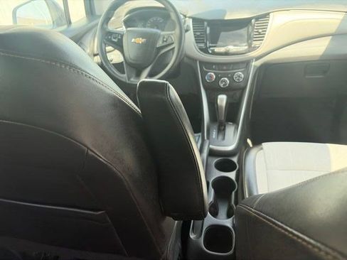 Used 2021 Chevrolet Trax LT AWD/4WD image 35