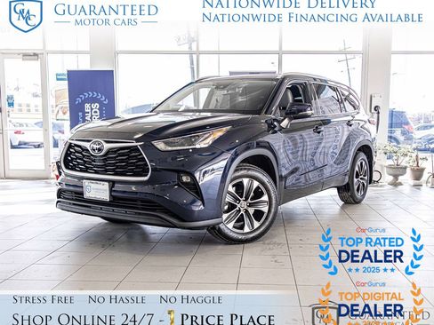Used 2021 Toyota Highlander XLE AWD/4WD image 1