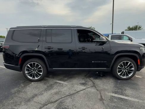 Used 2022 Jeep Wagoneer Series III w/ Premium Group I AWD/4WD image 9