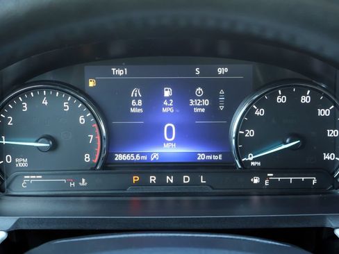 Certified 2024 Ford Explorer XLT RWD image 35