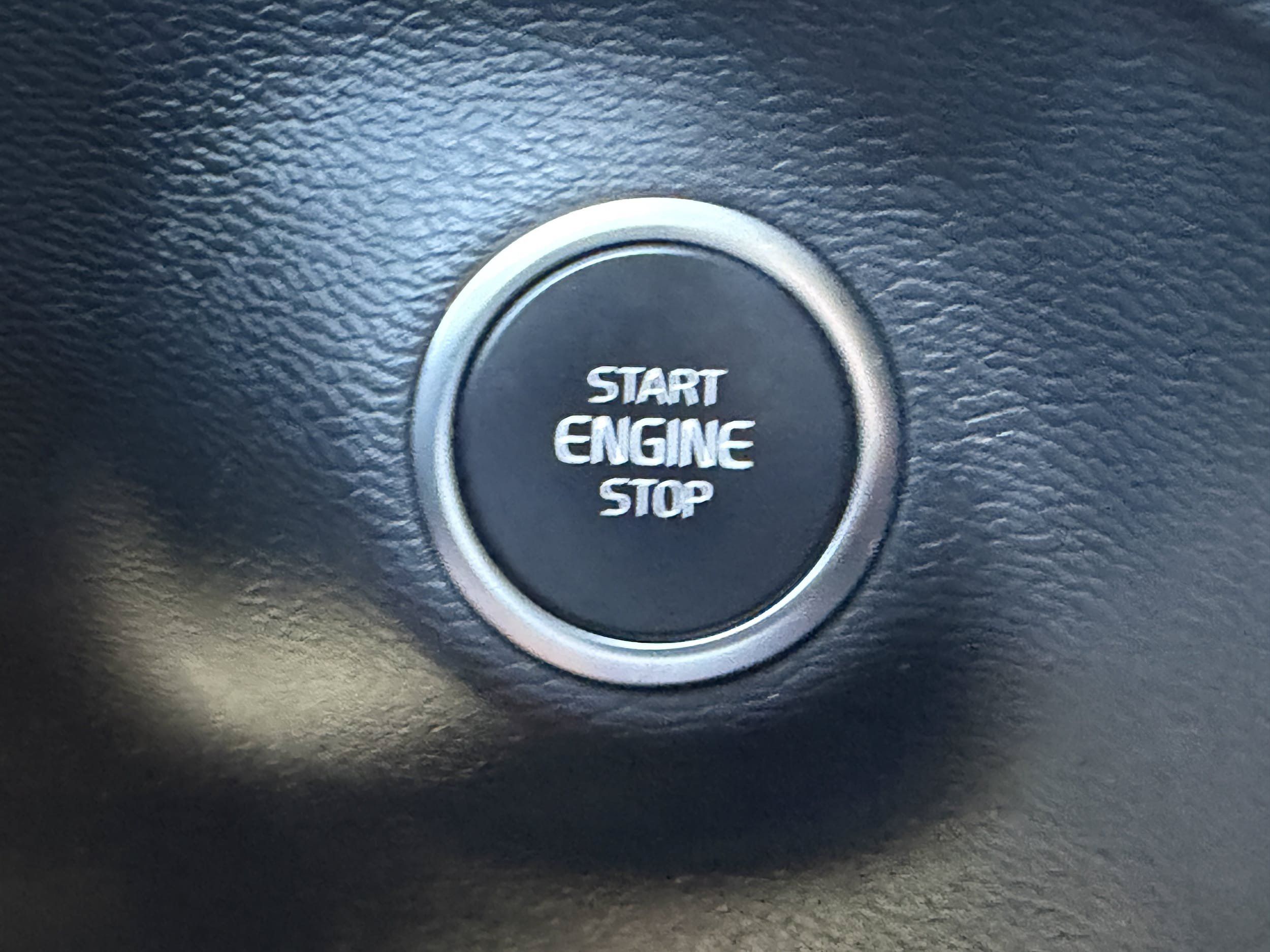 Certified 2024 Volvo XC40 B5 Core AWD/4WD image 27