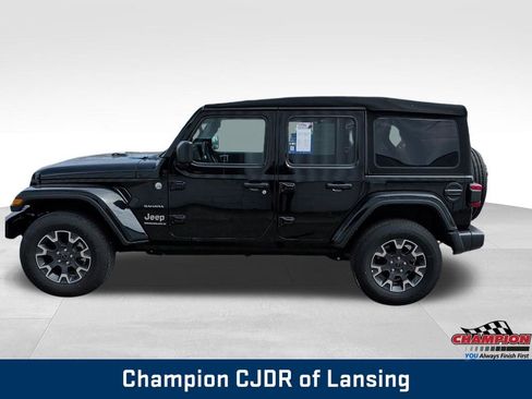 Used 2024 Jeep Wrangler Unlimited Sahara w/ Technology Group AWD/4WD image 3