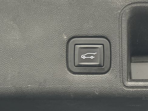 Used 2019 GMC Terrain SLT w/ Preferred Package image 19