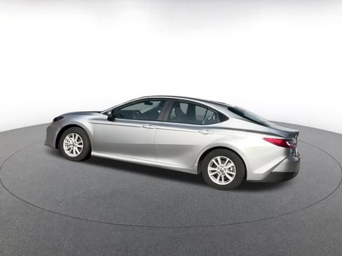 Used 2025 Toyota Camry LE image 16