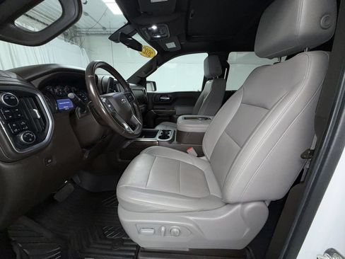 Used 2022 Chevrolet Silverado 1500 LT Trail Boss w/ Convenience Package II AWD/4WD image 4