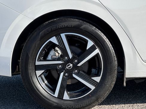 Used 2024 Nissan Sentra SV image 11