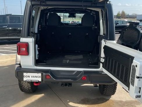 Certified 2025 Jeep Wrangler Unlimited Rubicon AWD/4WD image 22