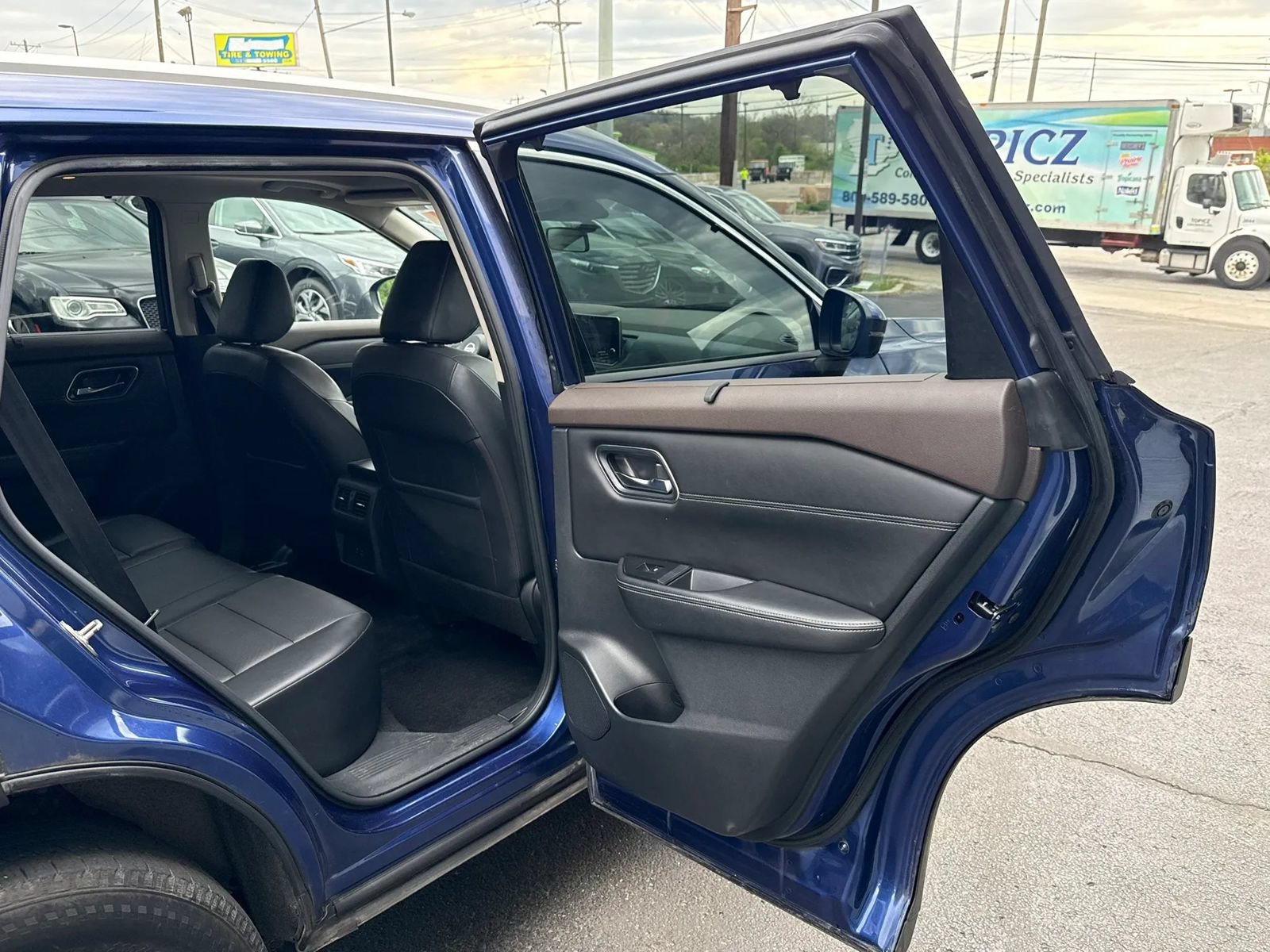 Used 2021 Nissan Rogue SV w/ Premium Package AWD/4WD image 25