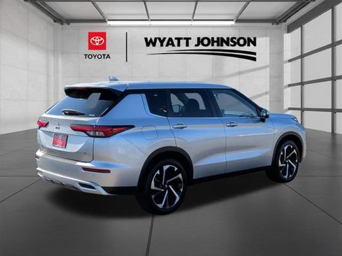 Used 2024 Mitsubishi Outlander SE AWD/4WD image 8