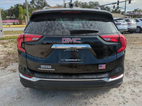 Used 2021 GMC Terrain SLT image 5