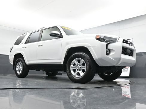 Used 2024 Toyota 4Runner SR5 image 32
