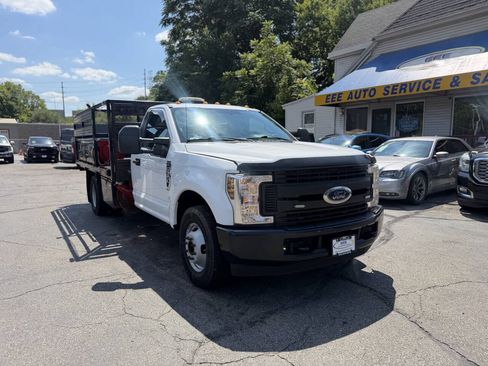 Used 2019 Ford F350 XL RWD image 2