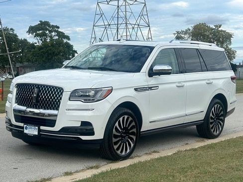 Used 2024 Lincoln Navigator Black Label AWD/4WD image 2