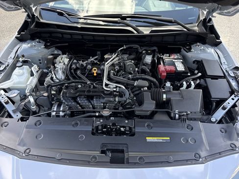 Used 2025 Nissan Altima 2.5 SR w/ SR Premium Package FWD image 31