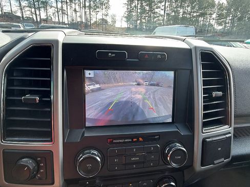 Used 2018 Ford F150 Lariat image 33