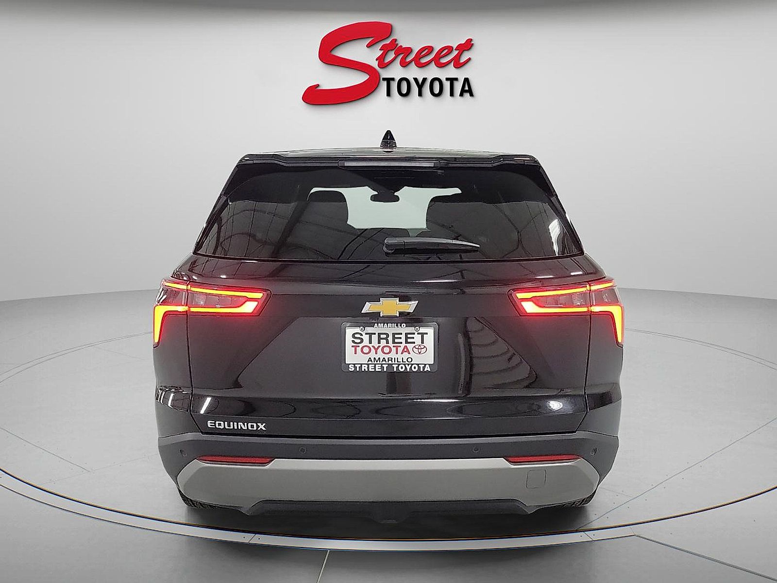 Used 2025 Chevrolet Equinox LT FWD image 3