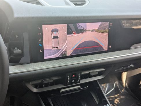 Used 2025 Porsche Cayenne image 19